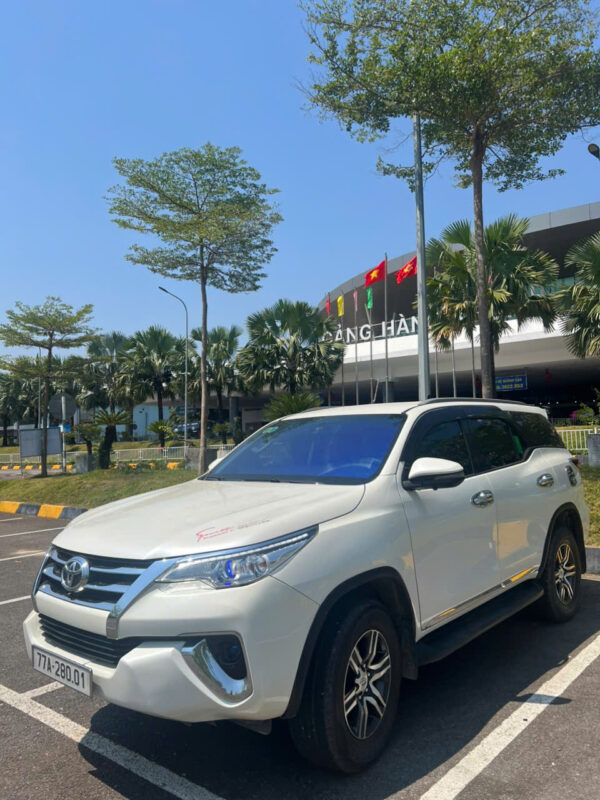 Xe Toyota Fortuner giao tận nơi tại sân bay Phù Cát - dịch vụ cho thuê xe tự lái uy tín"